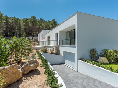 Villa de nueva construcción con excelentes vistas al golf y al bosque en Son Vida, Palma de Mallorca