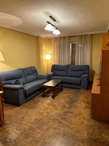 Alquiler de piso en Carmelitas - San Marcos - Campillo de 4 habitaciones con terraza y muebles