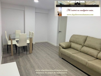 Alquiler de piso en Delicias - San Isidro de 3 habitaciones con muebles y balcón