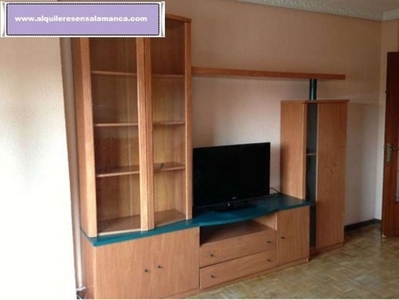 Alquiler de piso en Pizarrales de 4 habitaciones con muebles y calefacción