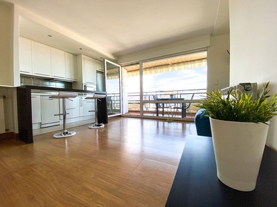 Alquiler de piso en Zarautz de 2 habitaciones con terraza y garaje