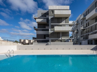 Ático en venta en calle Doctor Alfonso Chiscano Díaz de 3 habitaciones con terraza y piscina