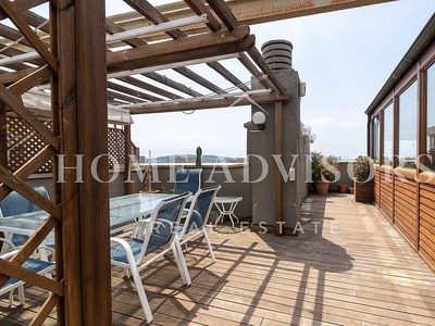 Ático en venta en Sant Gervasi - Galvany de 4 habitaciones con terraza y piscina