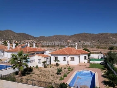 Chalet en venta en Arboleas, Almería