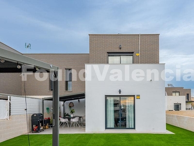 Chalet en venta en San Antonio de Benagéber, Valencia