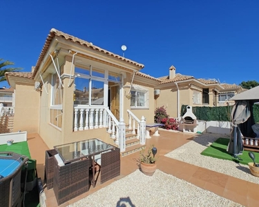 Chalet en venta en Villamartin, Orihuela, Alicante