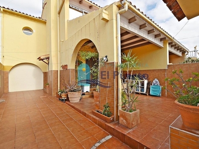 Dúplex en venta en Puerto de Mazarrón de 4 habitaciones con terraza y garaje