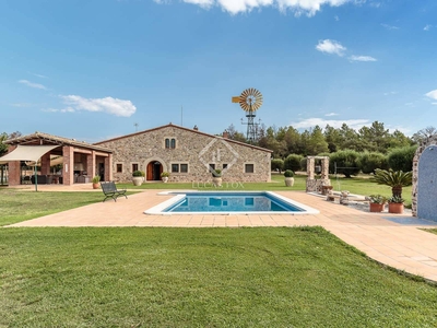 Finca/Casa Rural en venta en Vilobí d'Onyar, Girona