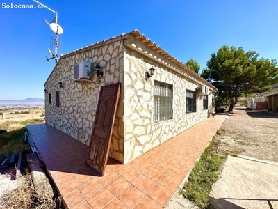 GRAN CASA CON TERRENO, PISCINA Y ALMACÉN EN PURIAS!!