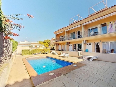 Piso en venta en calle Mar Mediterranea de 1 habitación con terraza y piscina