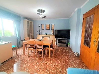 Piso en venta en Oliva Pueblo, Oliva, Valencia