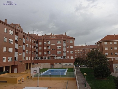 Piso en venta en Portillejo - Valdegastea de 2 habitaciones con terraza y piscina