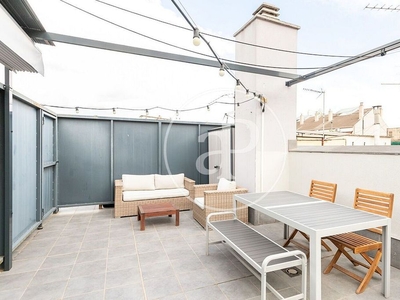 Piso en venta en Sants-Badal de 2 habitaciones con terraza y piscina