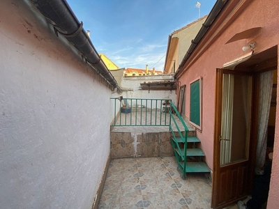 Piso en venta en Vía Romana de 4 habitaciones con terraza y calefacción