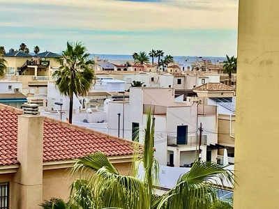 Venta de ático en Playa del Cura de 3 habitaciones con terraza y piscina