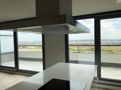 Venta de ático en Timón de 3 habitaciones con terraza y piscina