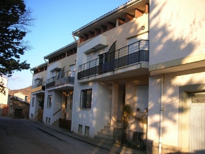 Venta de dúplex en Manzanera de 3 habitaciones con terraza y balcón