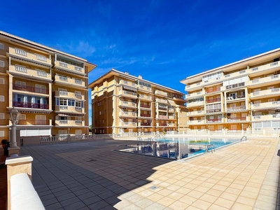Venta de piso en avenida De Francia de 2 habitaciones con terraza y piscina