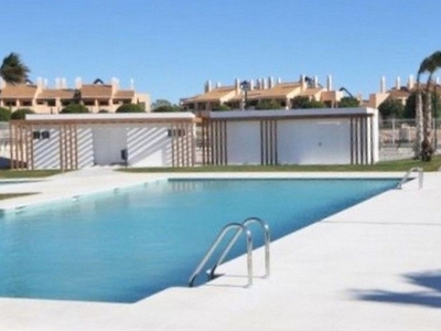 Venta de piso en calle Aranjuez de 2 habitaciones con terraza y piscina