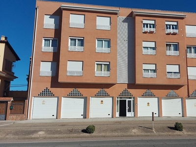 Venta de piso en calle Desvío de 2 habitaciones con garaje y balcón