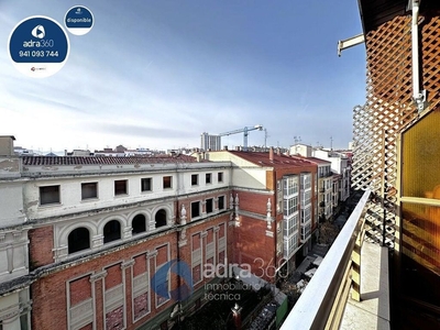 Venta de piso en Centro - Logroño de 5 habitaciones con terraza y balcón