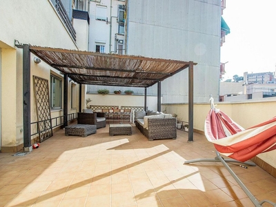 Venta de piso en El Carmel de 2 habitaciones con terraza y garaje