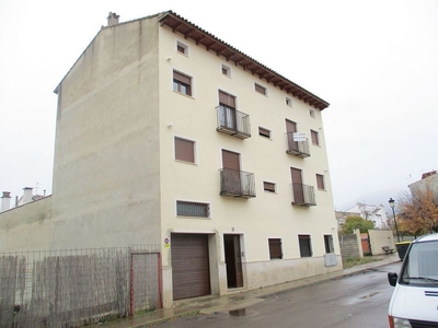 Venta de piso en Manzanera de 3 habitaciones con piscina y garaje