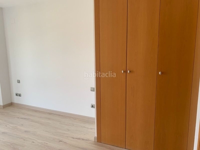 Alquiler apartamento con 2 habitaciones con ascensor, calefacción y aire acondicionado en Madrid