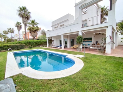 Alquiler de casa con piscina y terraza en Sanlúcar de Barrameda, Martín Miguel