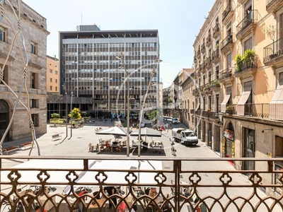 Alquiler piso amueblado en alquiler con tres dormitorios dobles en el gótico en Barcelona