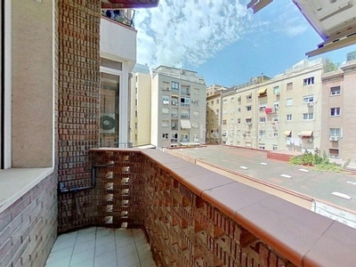 Alquiler piso de 2 habitaciones con parking incluido en Barcelona