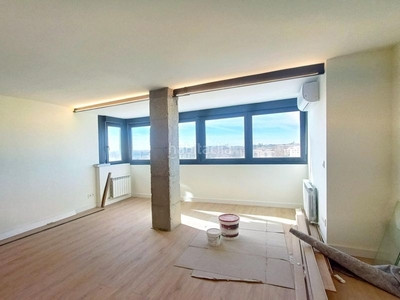 Alquiler piso fantástico piso con piscina completamente reformado en Madrid