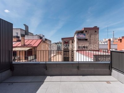 Alquiler piso moderno y luminoso piso con terraza en salamanca en Madrid