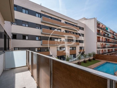 Alquiler piso para estrenar con piscina y parking en sants en Barcelona