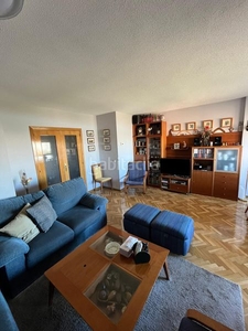 Alquiler piso ponemos a su disposición un estupendo apartamento. sito en la zona de tres olivos. en Madrid