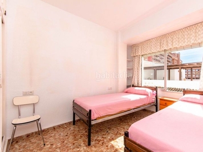 Apartamento con 3 habitaciones amueblado con aire acondicionado en Fuengirola