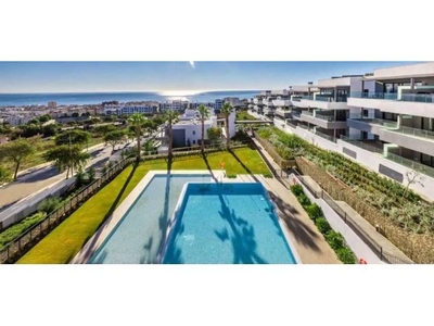 Apartamento de Lujo con vistas al mar en venta en Estepona, Málaga. España