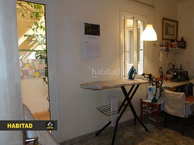 Casa adosada con 4 habitaciones con parking en Sant Boi de Llobregat