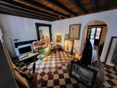 Casa fantástica casa histórica en el centro pueblo en Benalmádena