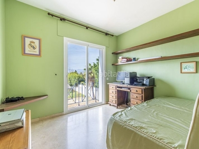 Casa pareada ¿buscas un chalet de 3 plantas en una zona residencial y tranquila? en Marbella
