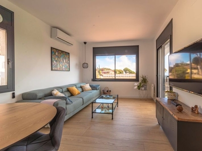 Chalet con 3 habitaciones con parking, piscina, calefacción, aire acondicionado y vistas al mar en Sant Cebrià de Vallalta