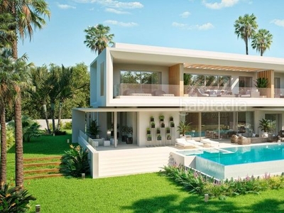 Chalet con 4 habitaciones con piscina, calefacción y aire acondicionado en Marbella