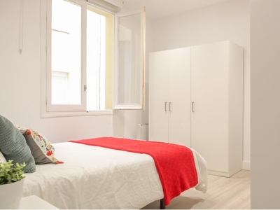 Elegante habitación en alquiler en un apartamento de 8 dormitorios en Retiro, Madrid