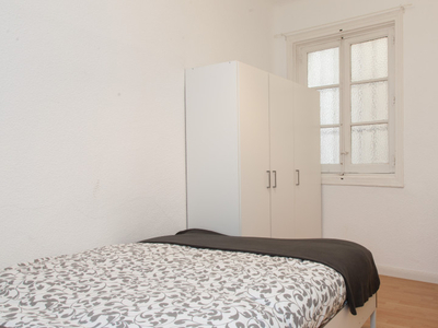 Habitación equipada en apartamento de 12 habitaciones en Sol, Madrid