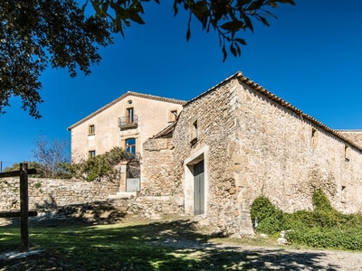Masía con 7 habitaciones con parking, piscina, calefacción, aire acondicionado y vistas a la montaña en Castellterçol