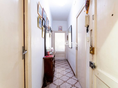 Piso con 3 habitaciones con aire acondicionado en Castelldefels