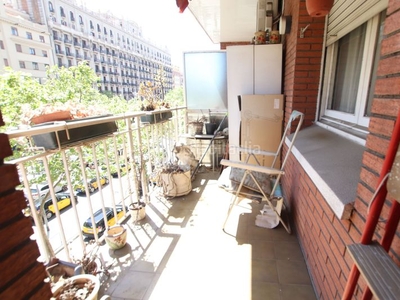 Piso con 4 habitaciones con ascensor en Hostafrancs Barcelona