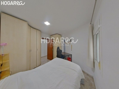 Piso de 48m2 con ascensor. distribuido en recibidor, salón comedor, 1 habitación doble, baño y cocina equipada. para entrar a vivir, con aire acondicionado en Hospitalet de Llobregat (L´)