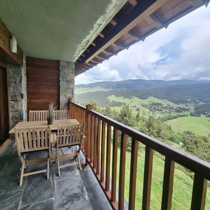 Alquiler de piso en Alp de 1 habitación con terraza y balcón