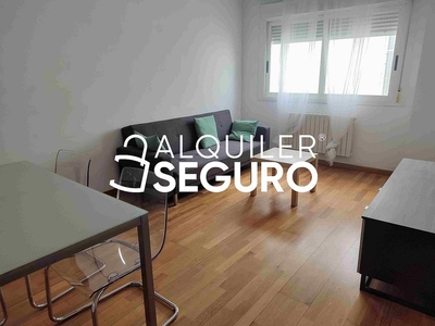Alquiler de piso en La Bozada – Parque Delicias de 2 habitaciones con garaje y muebles